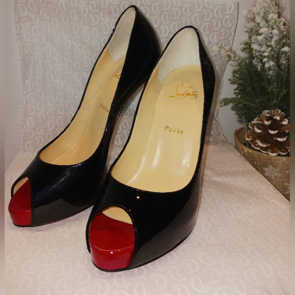 NWT Christian Louboutin - New Very Prive Heels